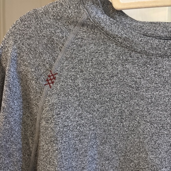 RHONE Reign Long Sleeve Athletic Wear long Sleeve Shirt, Hesthered Grey, size L - Picture 3 of 5